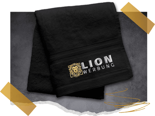 Handtücher bestickt mit Logos oder Namen, angeboten von Lion Werbe GmbH.